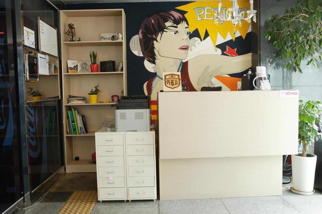 Hongdae Pencil Guesthouse سيول المظهر الخارجي الصورة