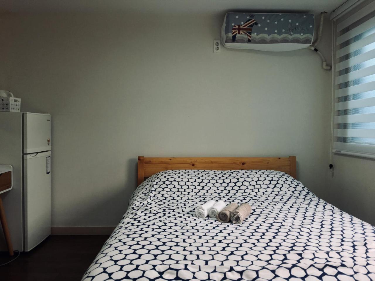Hongdae Pencil Guesthouse سيول المظهر الخارجي الصورة