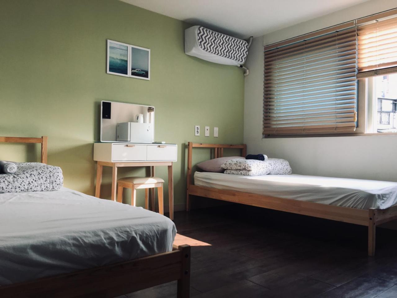 Hongdae Pencil Guesthouse سيول المظهر الخارجي الصورة