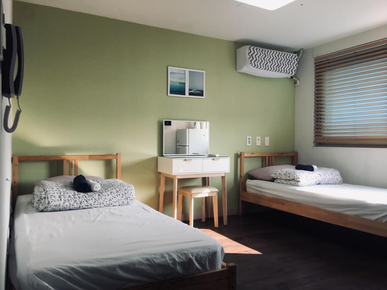 Hongdae Pencil Guesthouse سيول المظهر الخارجي الصورة