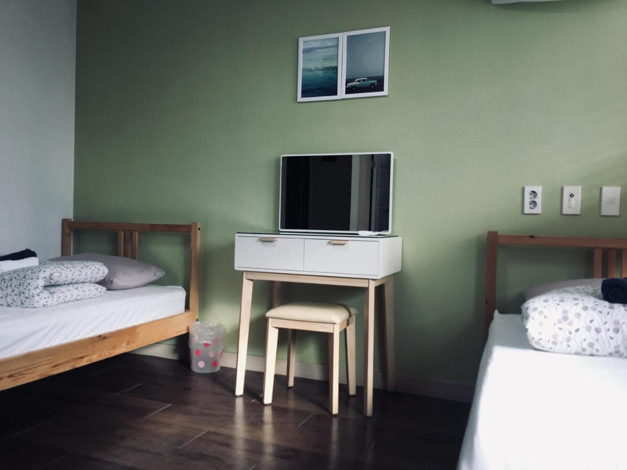 Hongdae Pencil Guesthouse سيول المظهر الخارجي الصورة