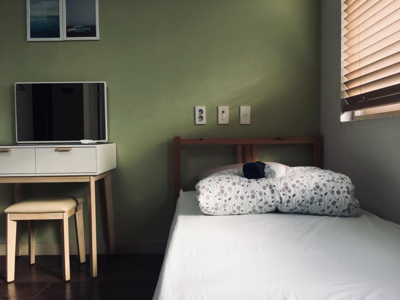 Hongdae Pencil Guesthouse سيول المظهر الخارجي الصورة