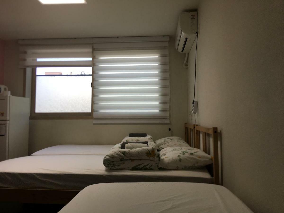 Hongdae Pencil Guesthouse سيول المظهر الخارجي الصورة